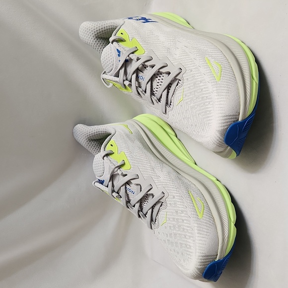 Hoka One One Clifton 9 Sneakers (M Size 9.5D) - Picture 6 of 14